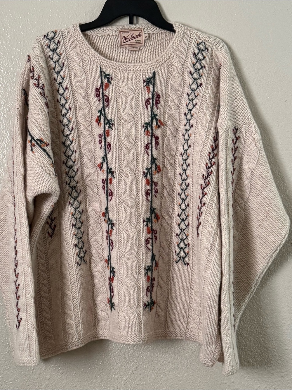 Vtg. W Sz. XL Pure Wool Woolrich Cream Cable Knit Embroidered Floral Sweater - Picture 2 of 7